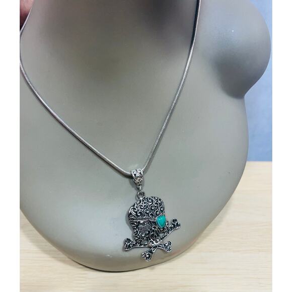 Betsey Johnson Silver Skull Pendant Heart Eye on 32” Long Silver Tone Necklace - Picture 1 of 6